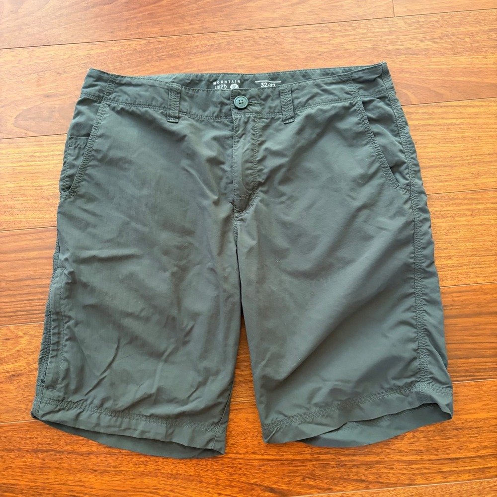 Mountain Hardwear Mens 32 Nylon Hiking Shorts Gray Charcoal Gorpcore Utility